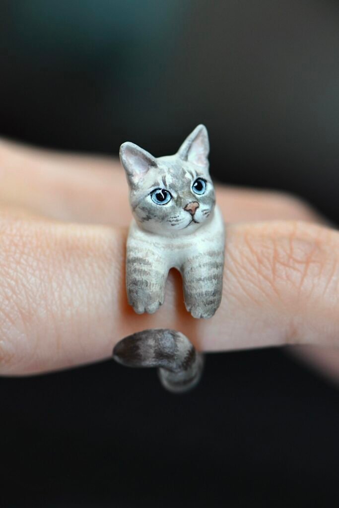Hand-carved 3D cat ring